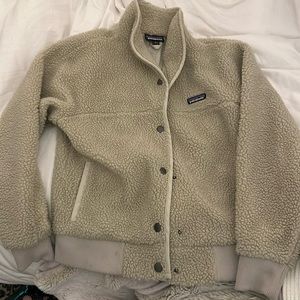 Patagonia women’s sherpa bomber button up size M (only worn 2x!)